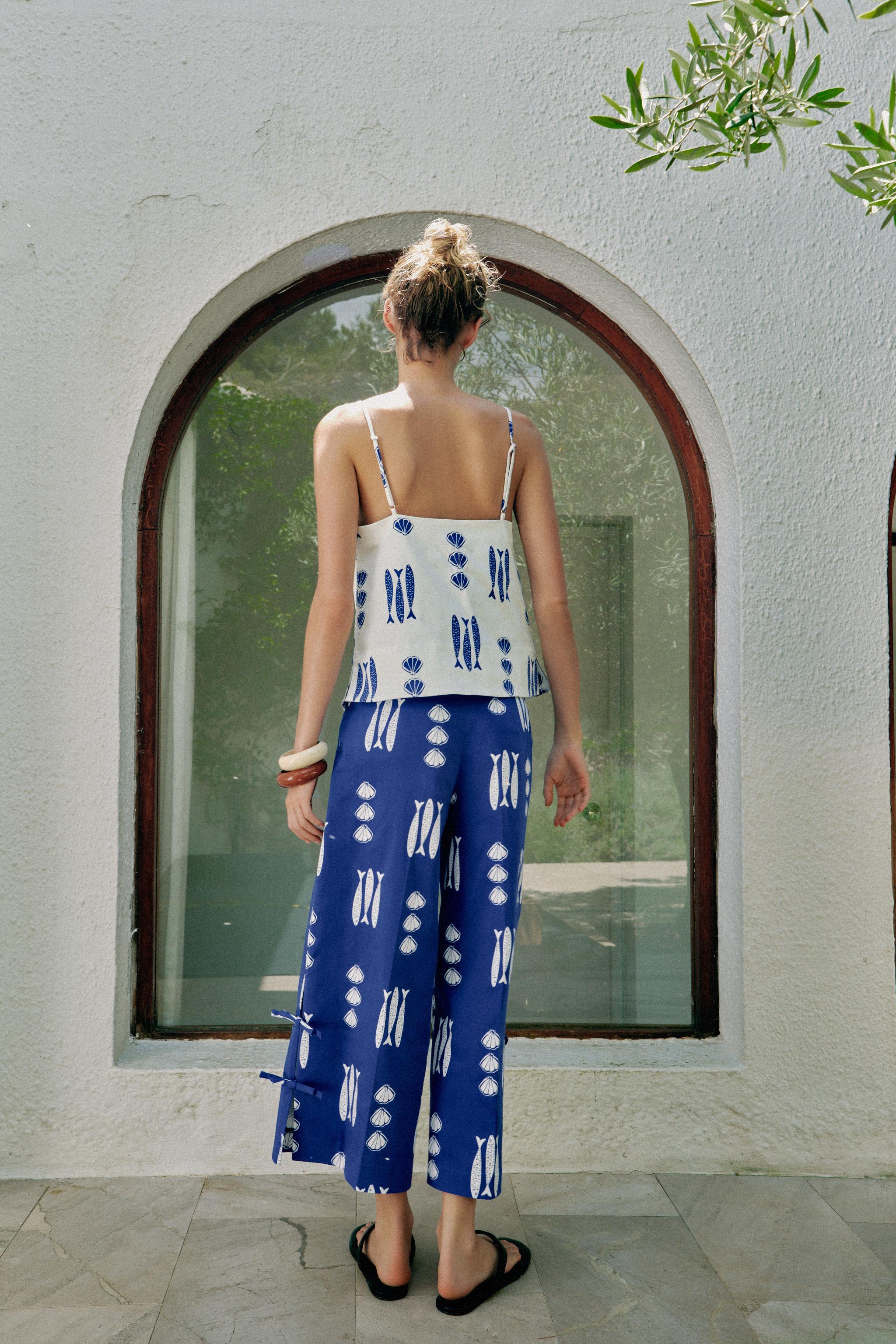 PRINTED BUTTON TOP